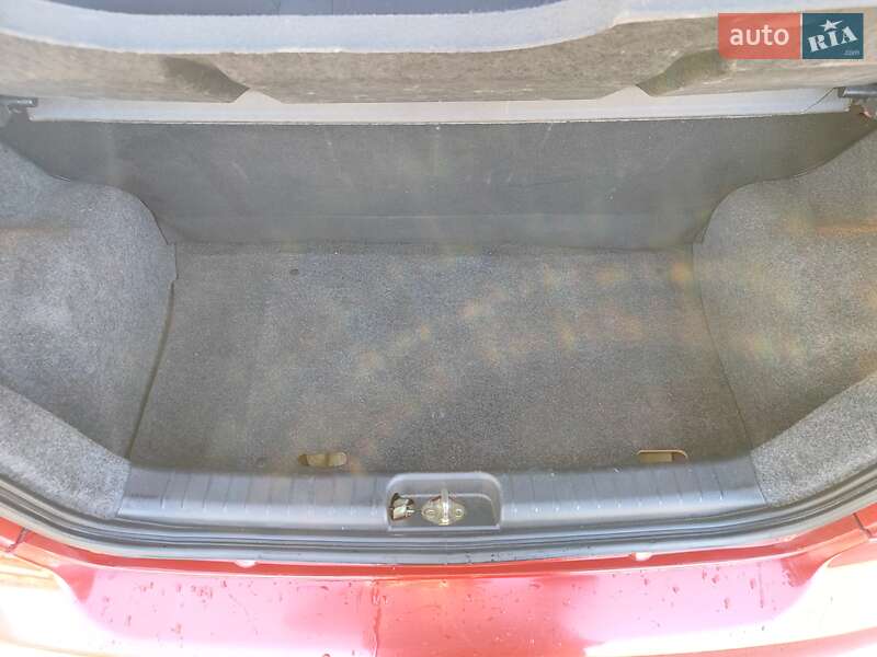 Хетчбек Chevrolet Aveo 2006 в Дніпрі