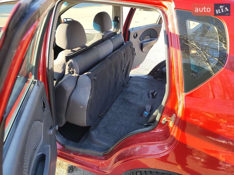 Хетчбек Chevrolet Aveo 2006 в Дніпрі