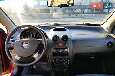 Хэтчбек Chevrolet Aveo 2006 в 