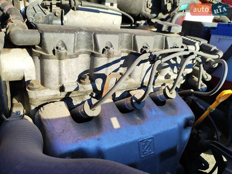 Хетчбек Chevrolet Aveo 2006 в Дніпрі