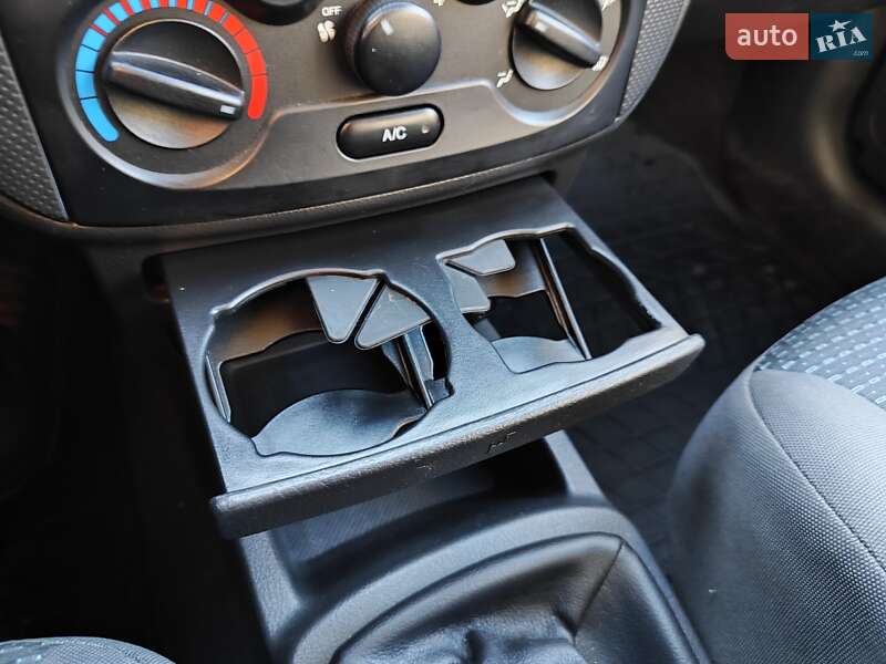 Хетчбек Chevrolet Aveo 2006 в Дніпрі