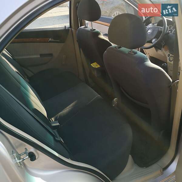 Седан Chevrolet Aveo 2008 в Киеве