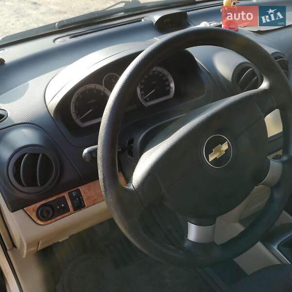 Седан Chevrolet Aveo 2008 в Киеве