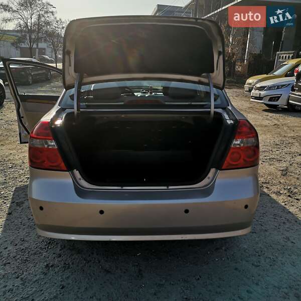 Седан Chevrolet Aveo 2008 в Киеве
