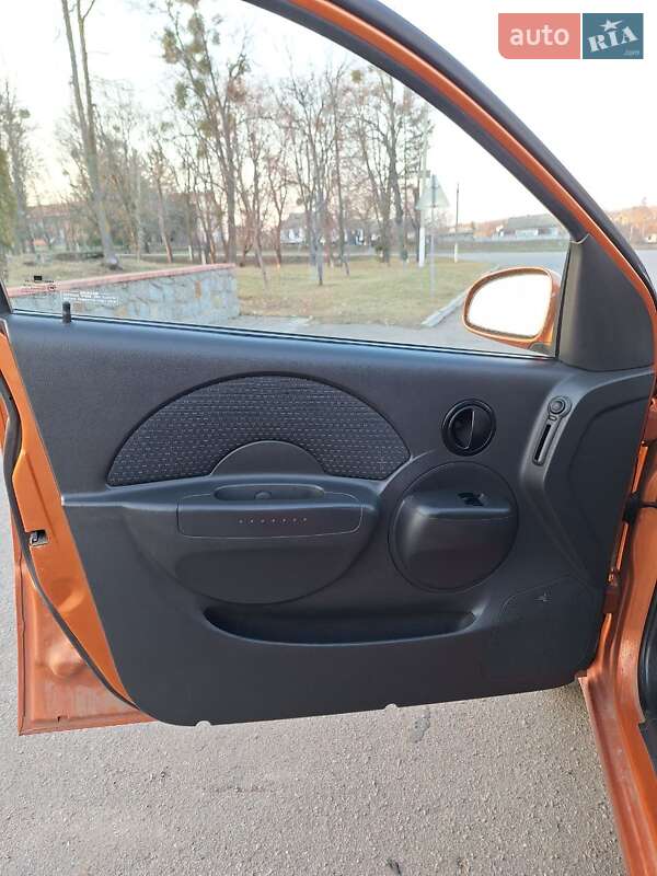 Седан Chevrolet Aveo 2005 в Умані