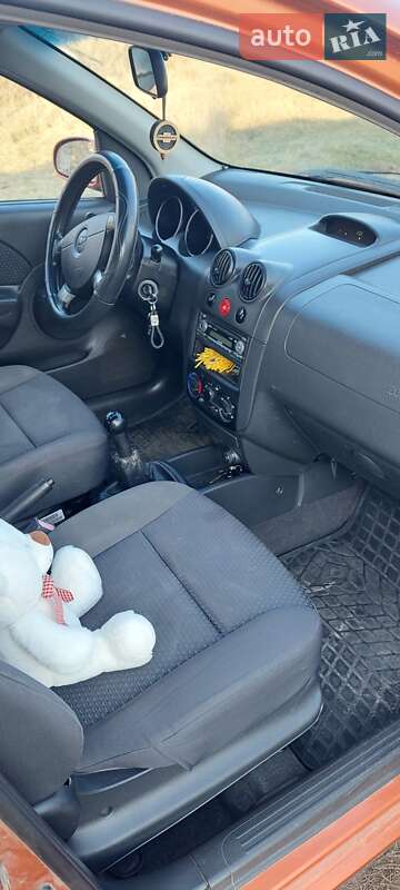 Седан Chevrolet Aveo 2005 в Умані