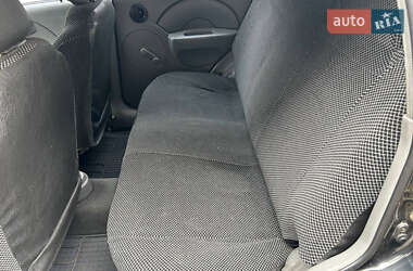 Хэтчбек Chevrolet Aveo 2005 в 
