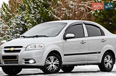 Седан Chevrolet Aveo 2009 в Днепре