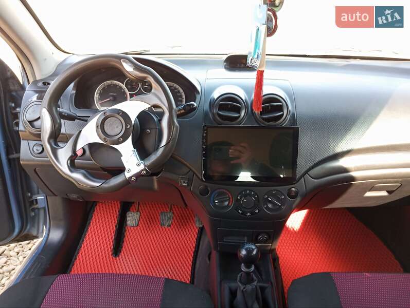 Седан Chevrolet Aveo 2006 в Черновцах