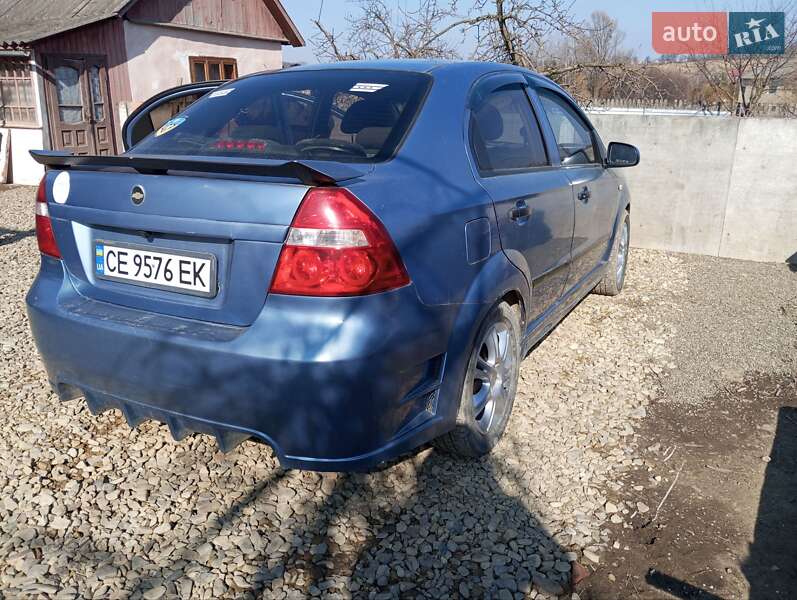 Седан Chevrolet Aveo 2006 в Черновцах