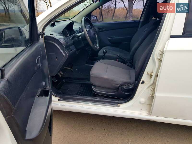Седан Chevrolet Aveo 2008 в Николаеве