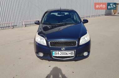 Хэтчбек Chevrolet Aveo 2013 в 