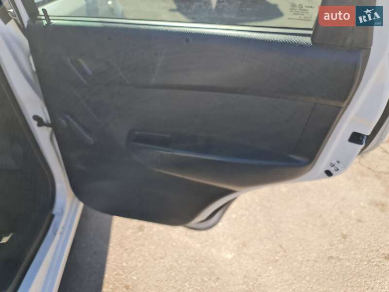 Хэтчбек Chevrolet Aveo 2008 в Днепре