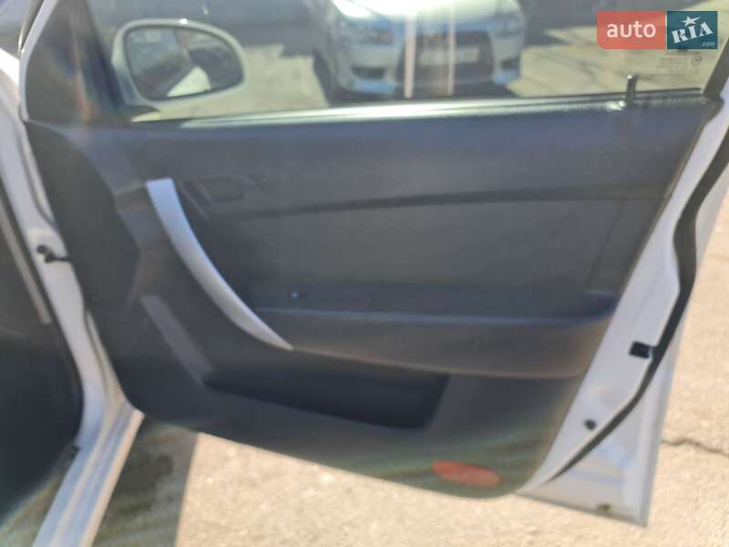Хэтчбек Chevrolet Aveo 2008 в Днепре