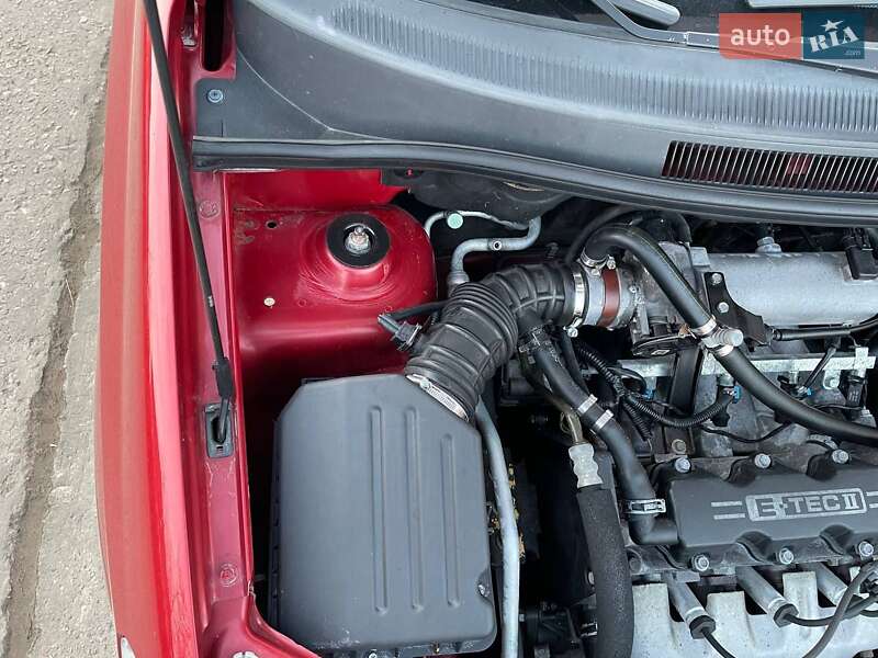 Седан Chevrolet Aveo 2008 в Прилуках