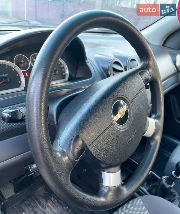 Седан Chevrolet Aveo 2008 в Прилуках