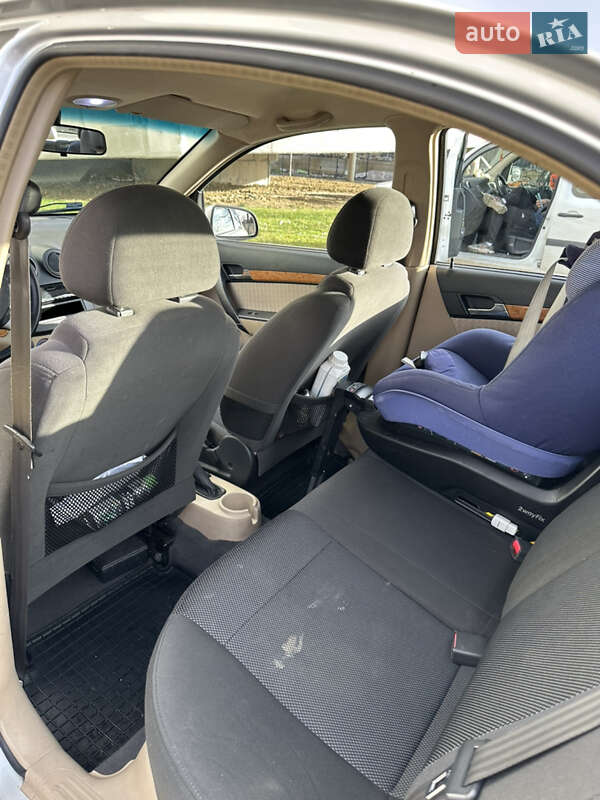 Седан Chevrolet Aveo 2008 в Днепре