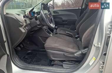 Хэтчбек Chevrolet Aveo 2012 в 