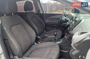 Хэтчбек Chevrolet Aveo 2012 в 
