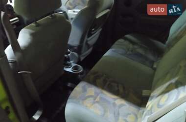 Хэтчбек Chevrolet Aveo 2005 в 