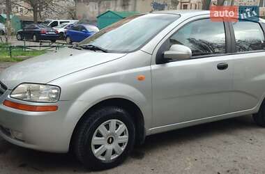 Хэтчбек Chevrolet Aveo 2005 в 
