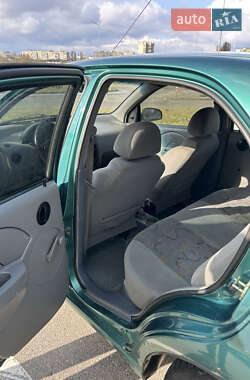 Седан Chevrolet Aveo 2004 в 
