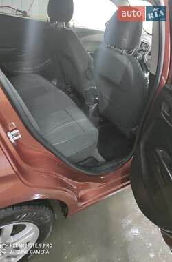 Хэтчбек Chevrolet Aveo 2011 в 
