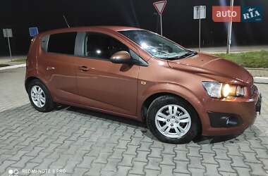 Хэтчбек Chevrolet Aveo 2011 в 
