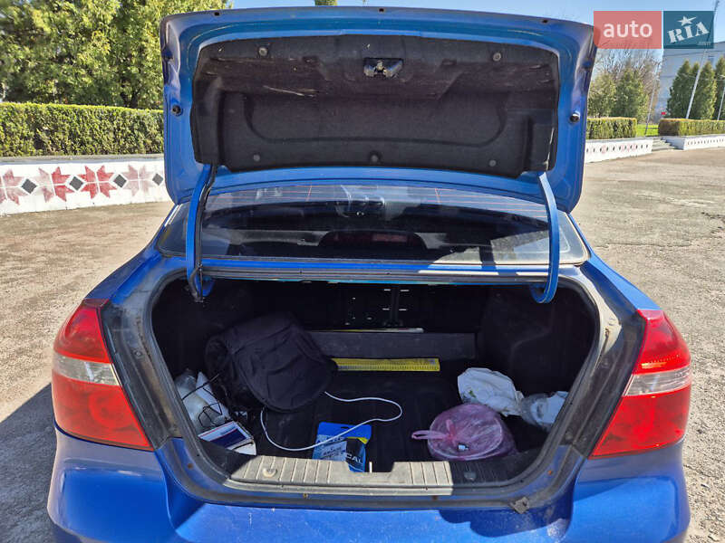 Седан Chevrolet Aveo 2006 в Андрушевке