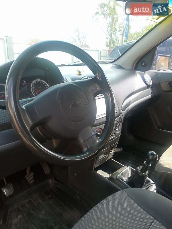 Седан Chevrolet Aveo 2010 в Черкасах