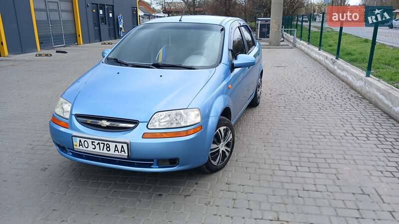 Седан Chevrolet Aveo 2005 в Дніпрі