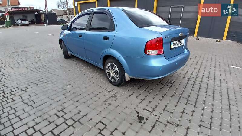 Седан Chevrolet Aveo 2005 в Дніпрі