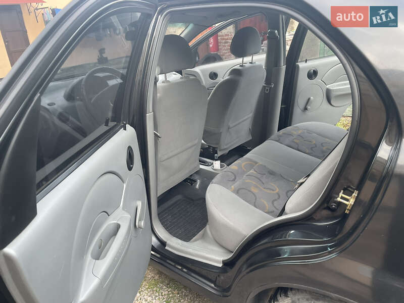 Седан Chevrolet Aveo 2005 в Радехове