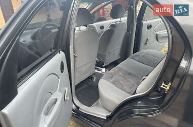Седан Chevrolet Aveo 2005 в 