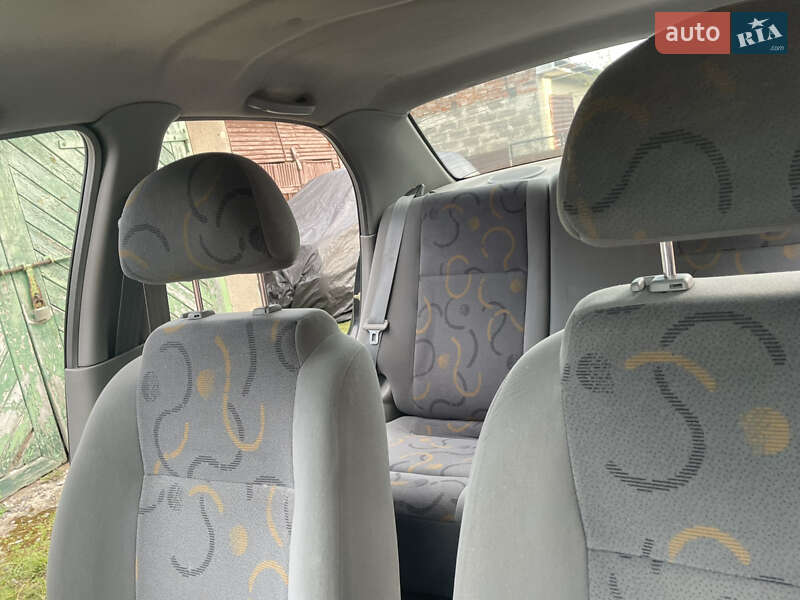 Седан Chevrolet Aveo 2005 в Радехове