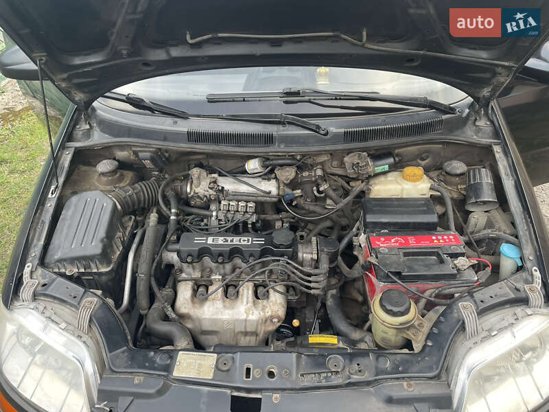 Седан Chevrolet Aveo 2005 в Радехове