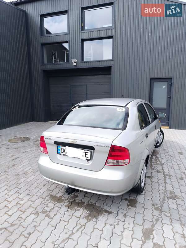 Седан Chevrolet Aveo 2004 в Львове