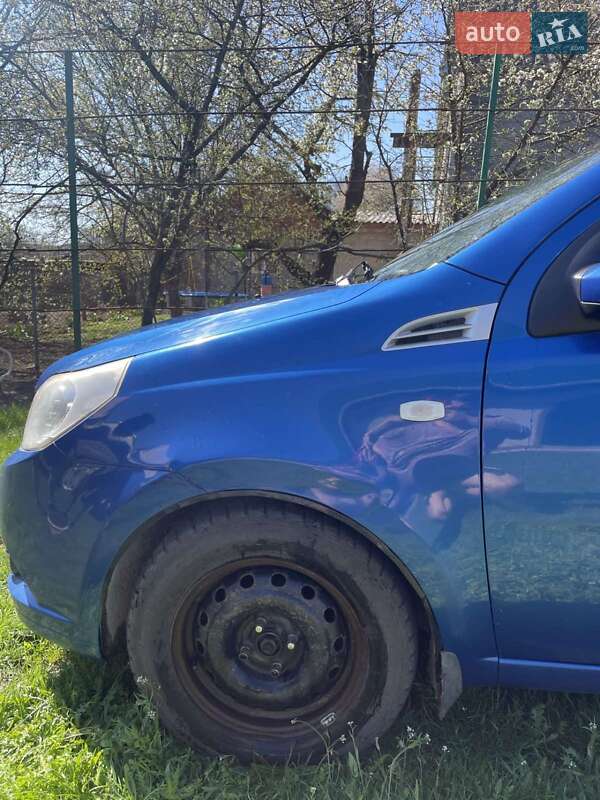 Хэтчбек Chevrolet Aveo 2008 в 