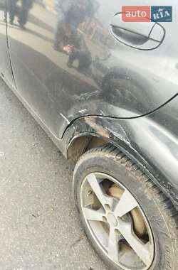 Седан Chevrolet Aveo 2004 в 