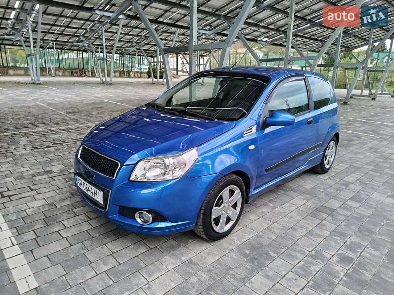 Хэтчбек Chevrolet Aveo 2008 в 