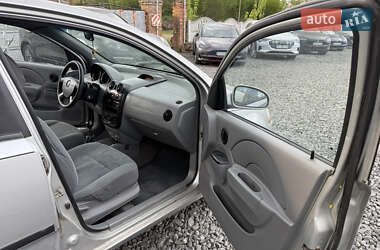 Седан Chevrolet Aveo 2005 в 