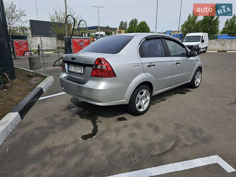 Седан Chevrolet Aveo 2007 в Києві