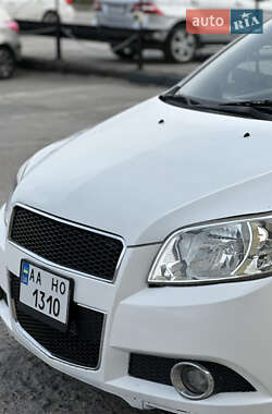 Хетчбек Chevrolet Aveo 2008 в 