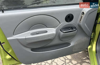 Седан Chevrolet Aveo 2004 в 