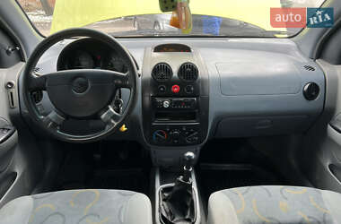 Седан Chevrolet Aveo 2004 в 