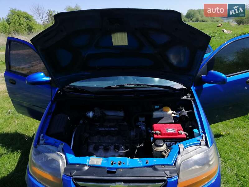 Седан Chevrolet Aveo 2006 в Києві