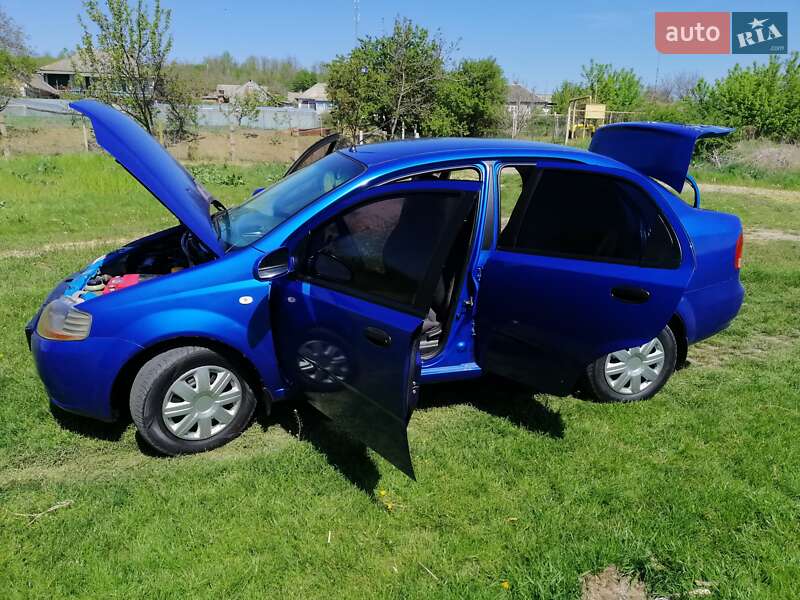Седан Chevrolet Aveo 2006 в Києві