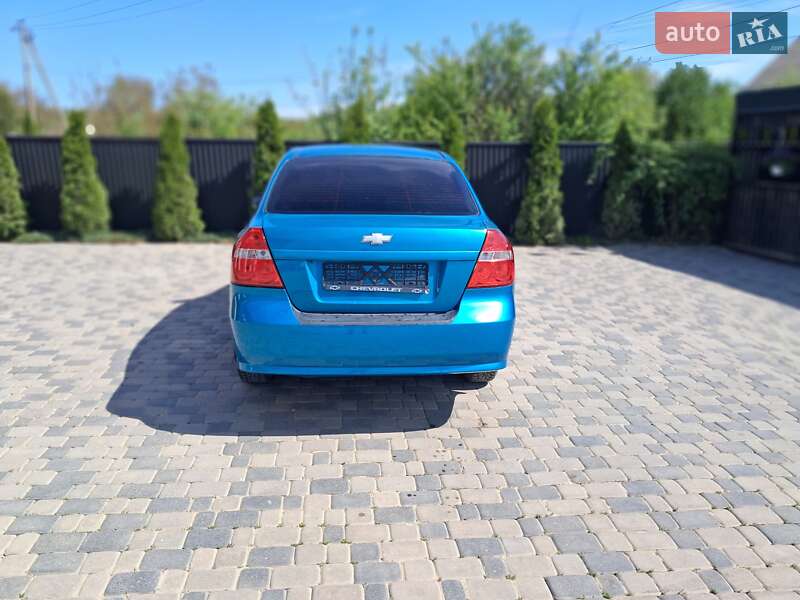 Седан Chevrolet Aveo 2009 в Чернівцях