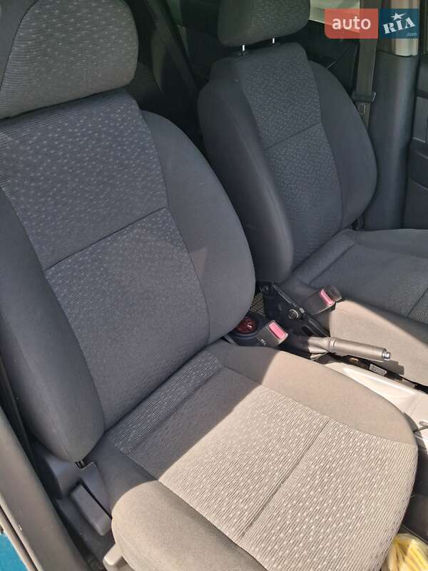 Седан Chevrolet Aveo 2009 в Чернівцях