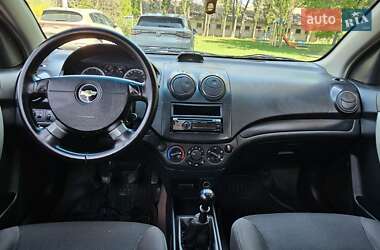Хэтчбек Chevrolet Aveo 2008 в 